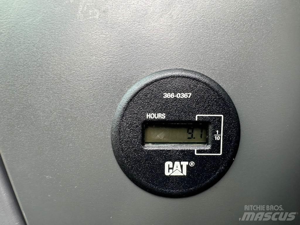 CAT 320D2 大型油圧ショベル12t以上（パワーショベル・ユンボ）