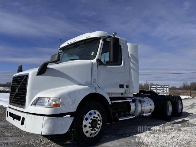 Volvo VNM キャブ付きシャーシ