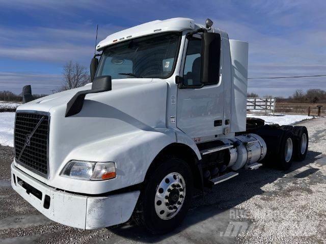 Volvo VNM キャブ付きシャーシ