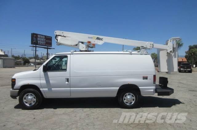 Ford E350 レッカー車