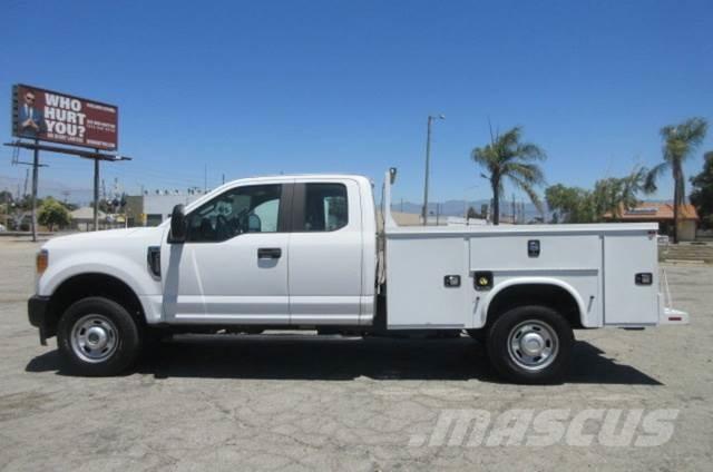 Ford F250 レッカー車