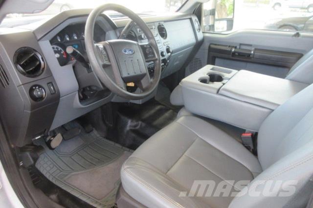 Ford F350 レッカー車