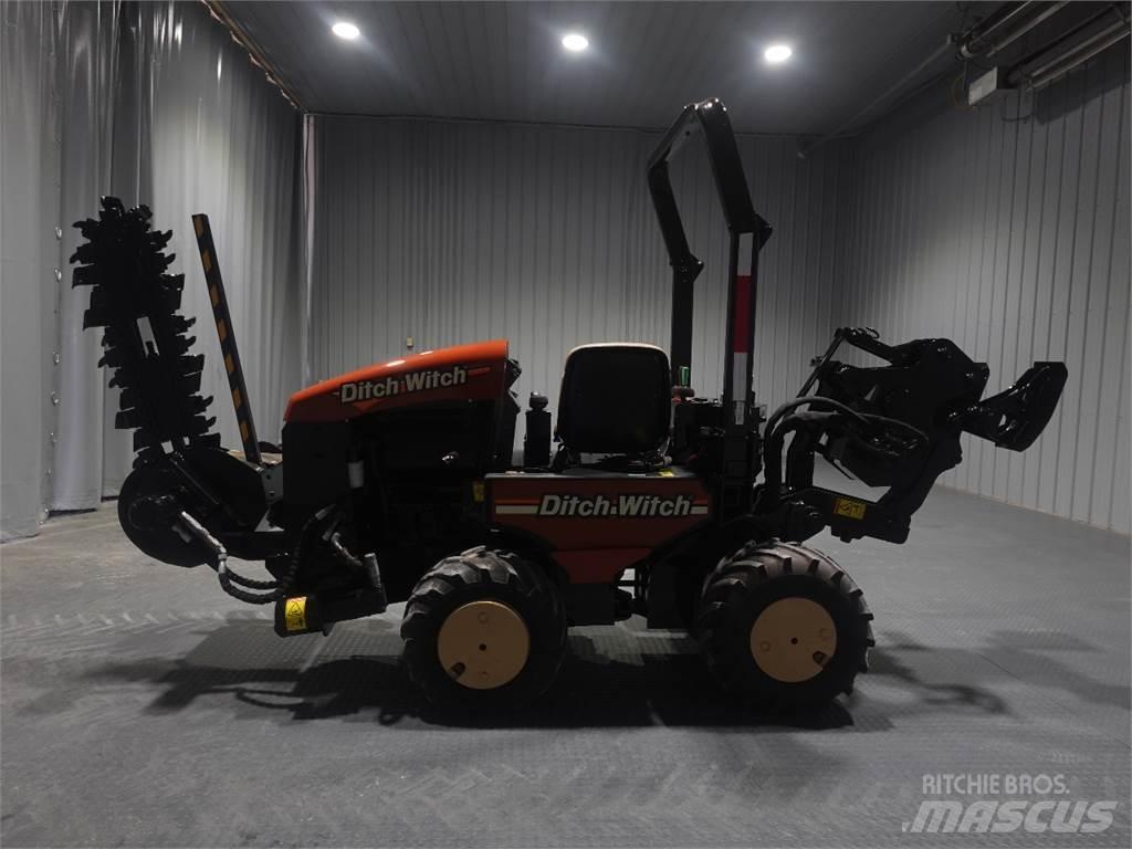 Ditch Witch 420SX トレンチャー