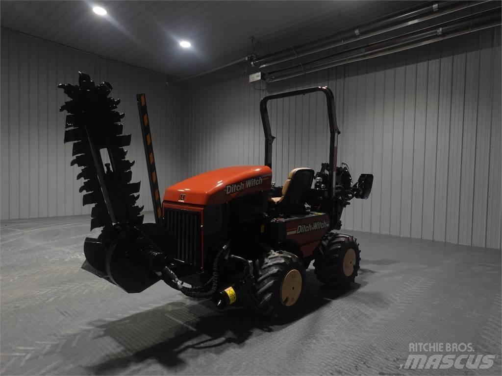 Ditch Witch 420SX トレンチャー
