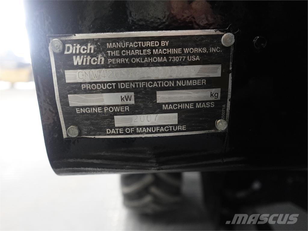 Ditch Witch 420SX トレンチャー