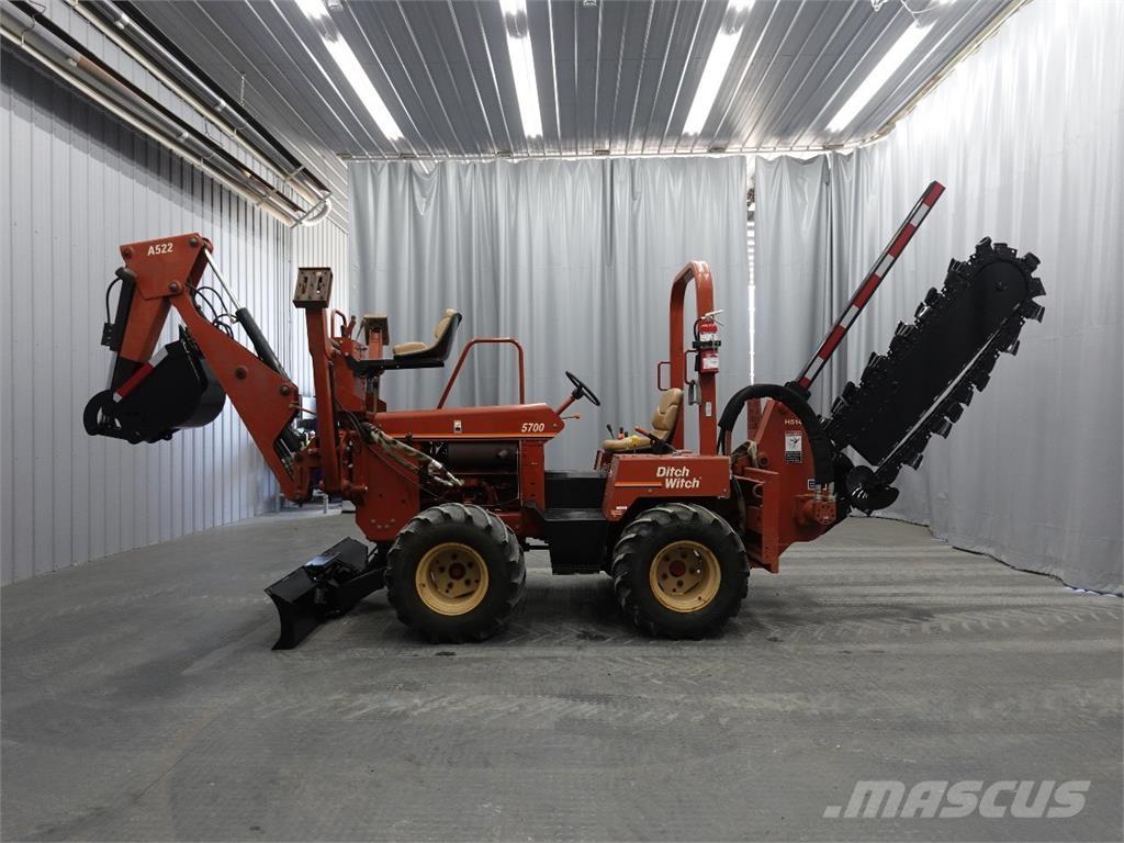 Ditch Witch 5700 トレンチャー