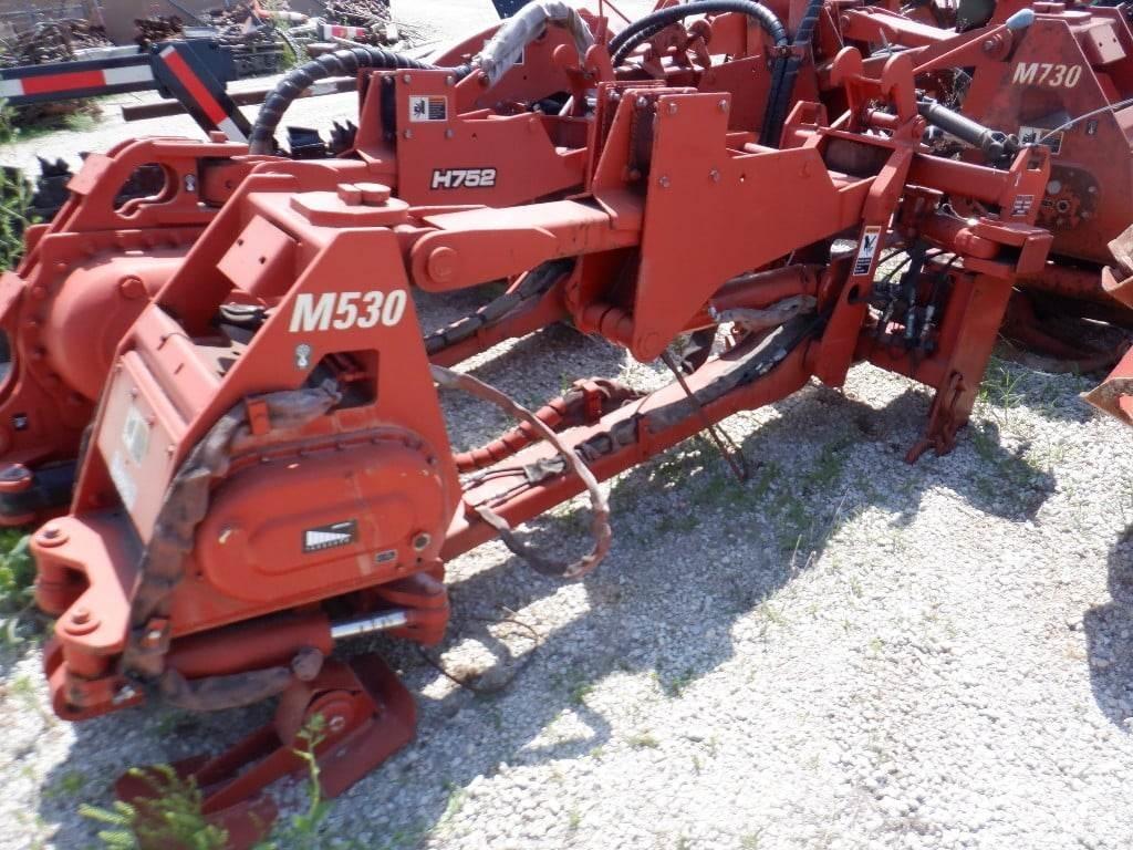 Ditch Witch M530 プラウ