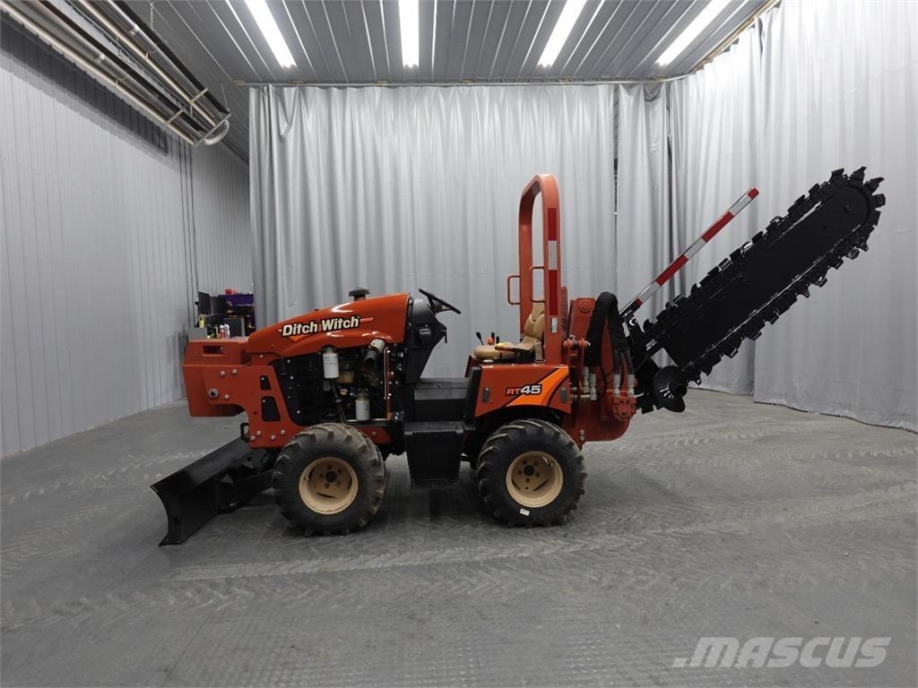 Ditch Witch rt45 トレンチャー