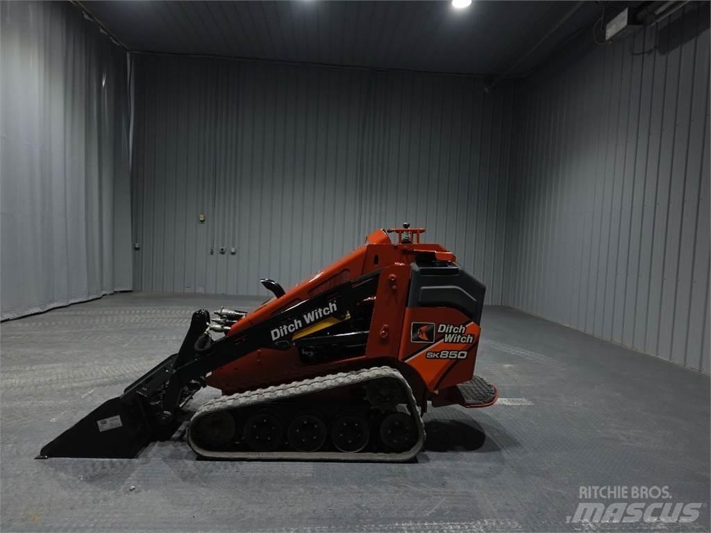 Ditch Witch SK850 スキッドステアローダー
