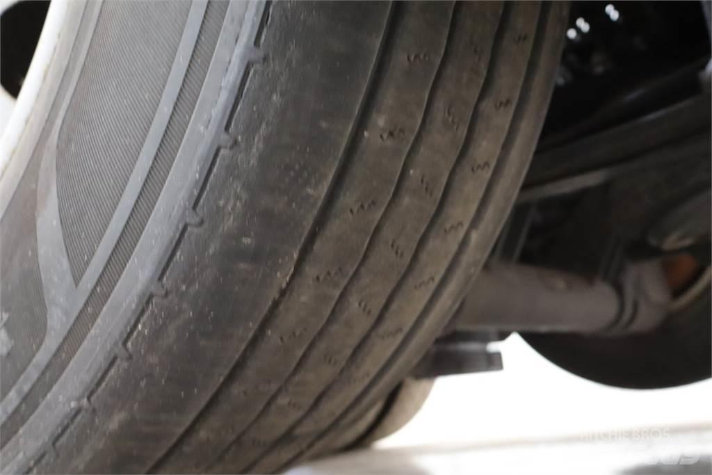 Mercedes-Benz Actros 2546 中古トラクターヘッド | トレーラーヘッド