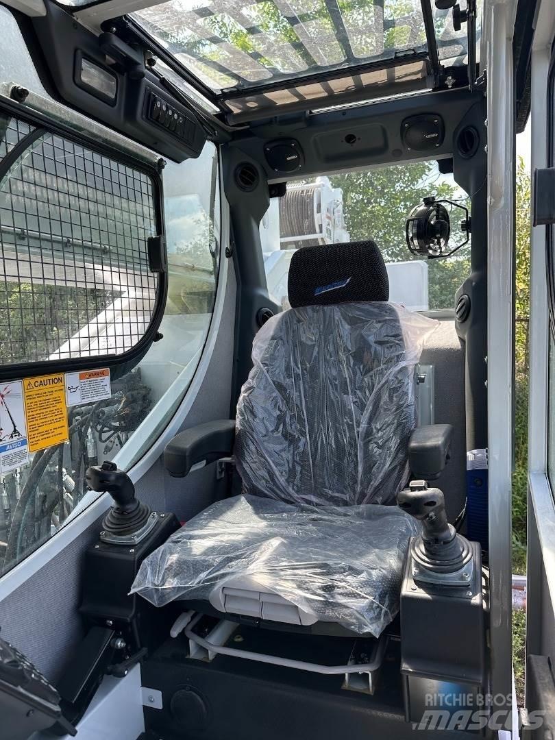 Manitex 50128SHL クレーントラック、ユニック車