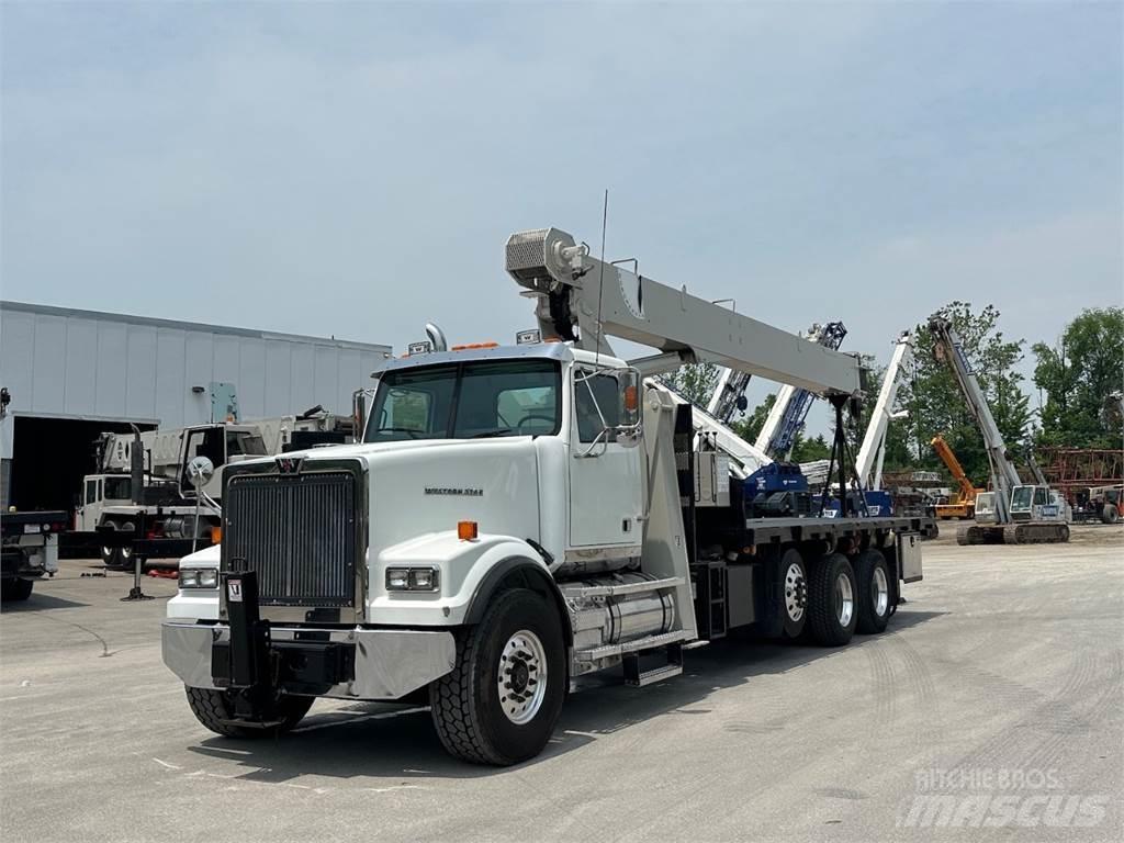National 8100D クレーントラック、ユニック車