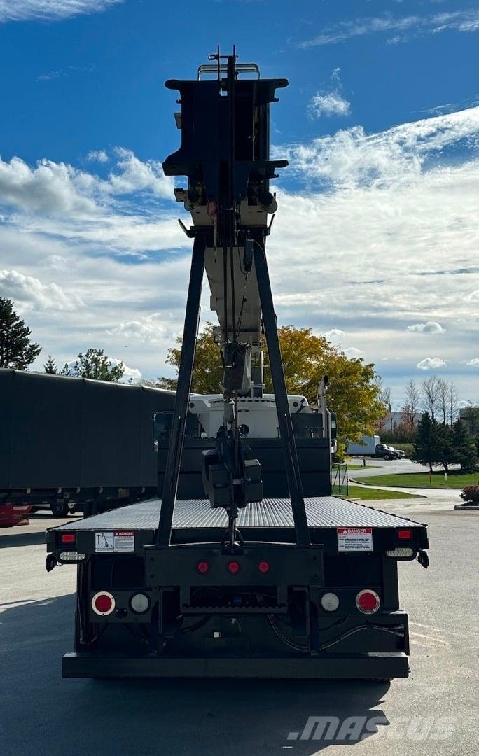 National 900A クレーントラック、ユニック車