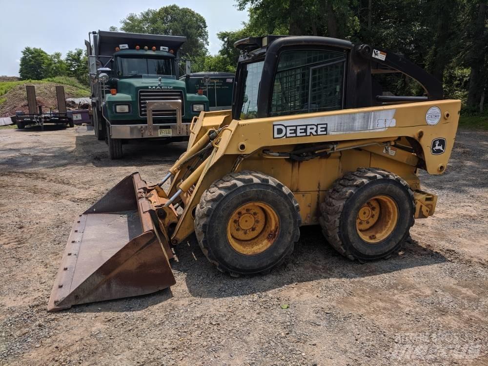 John Deere 328 スキッドステアローダー