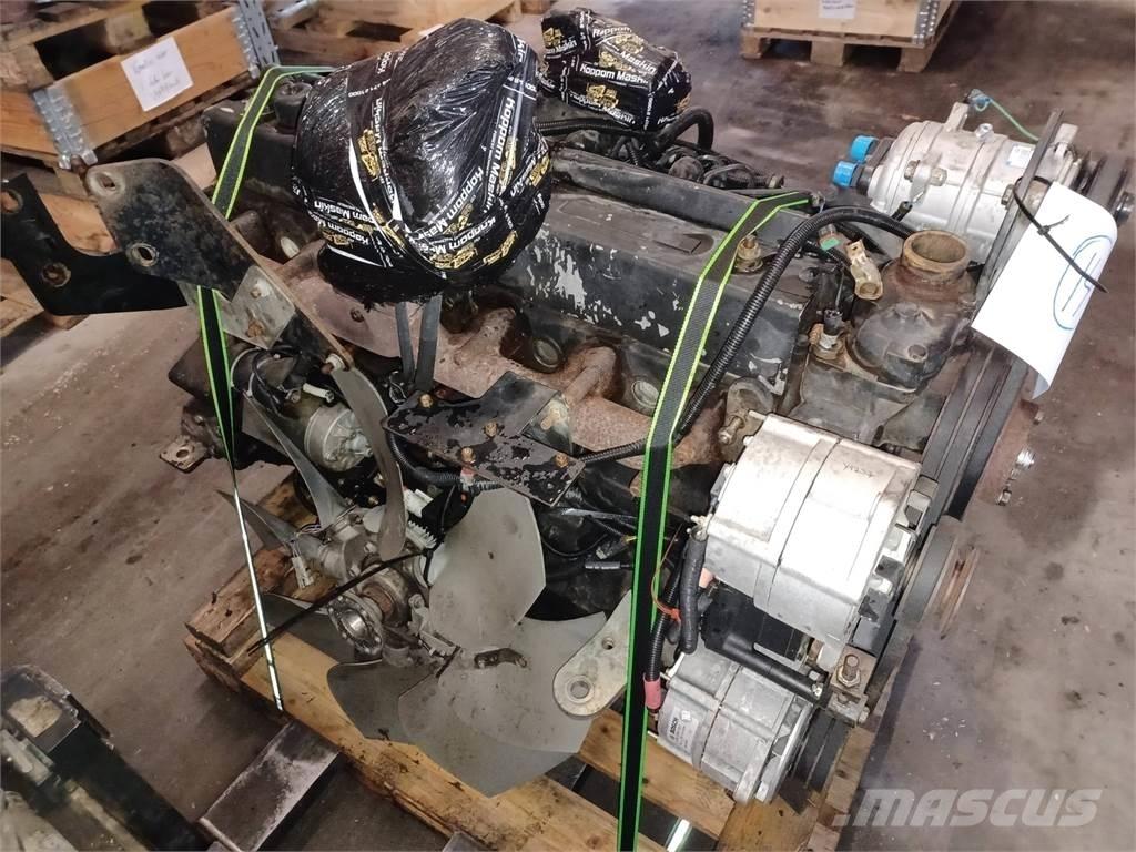 Komatsu 860.4 エンジン