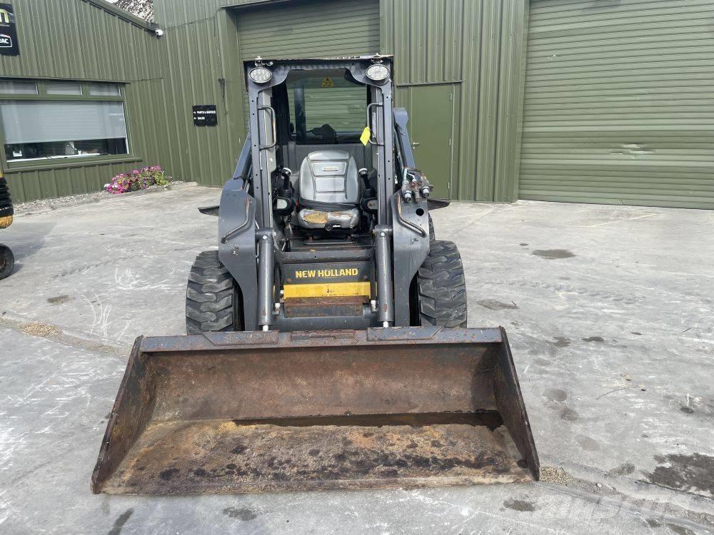 New Holland L 234 スキッドステアローダー