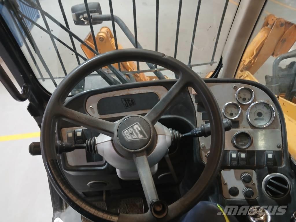 JCB 535 V 125 テレスコーピックハンドラー