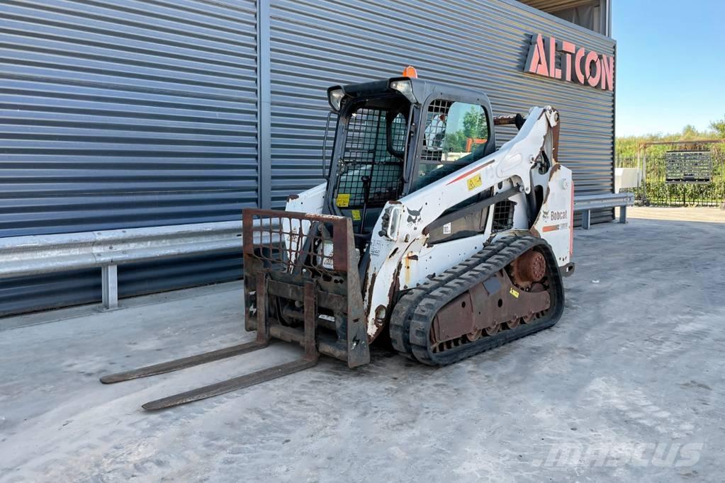 Bobcat T 590 スキッドステアローダー