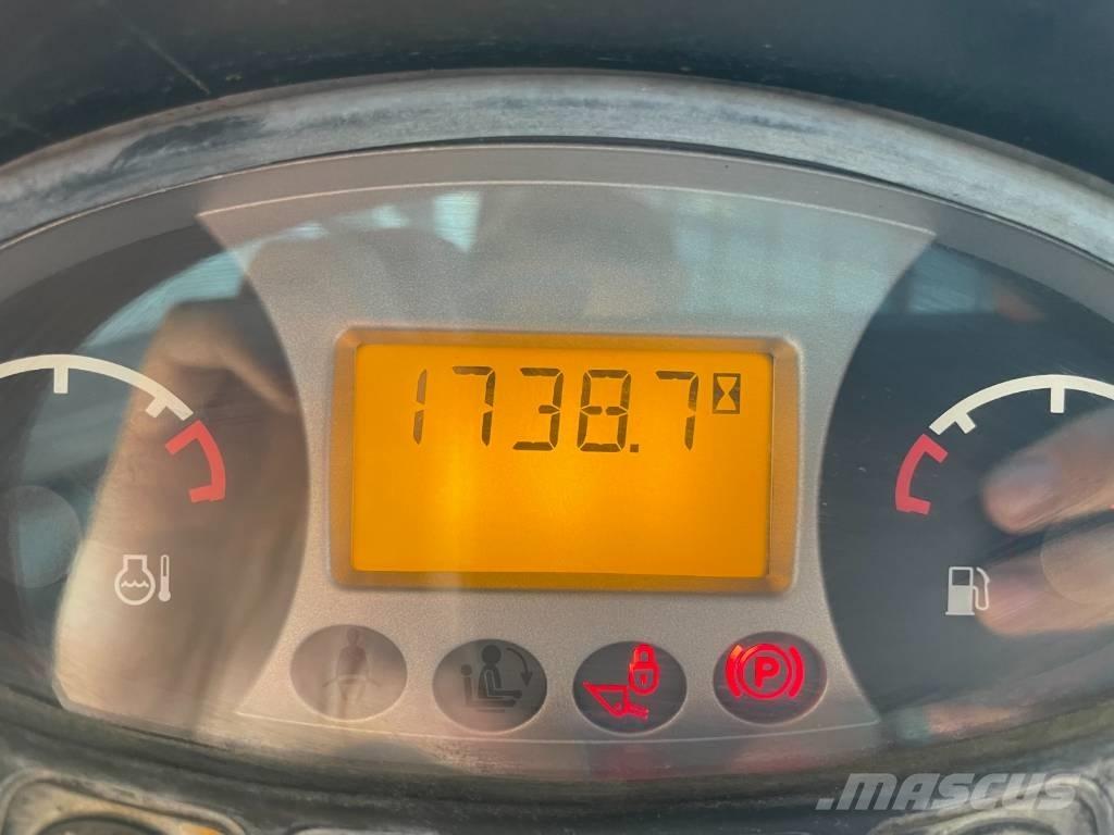 Bobcat T 590 スキッドステアローダー