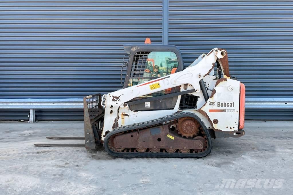 Bobcat T 590 スキッドステアローダー
