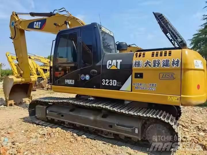 CAT CAT323D2L 大型油圧ショベル12t以上（パワーショベル・ユンボ）