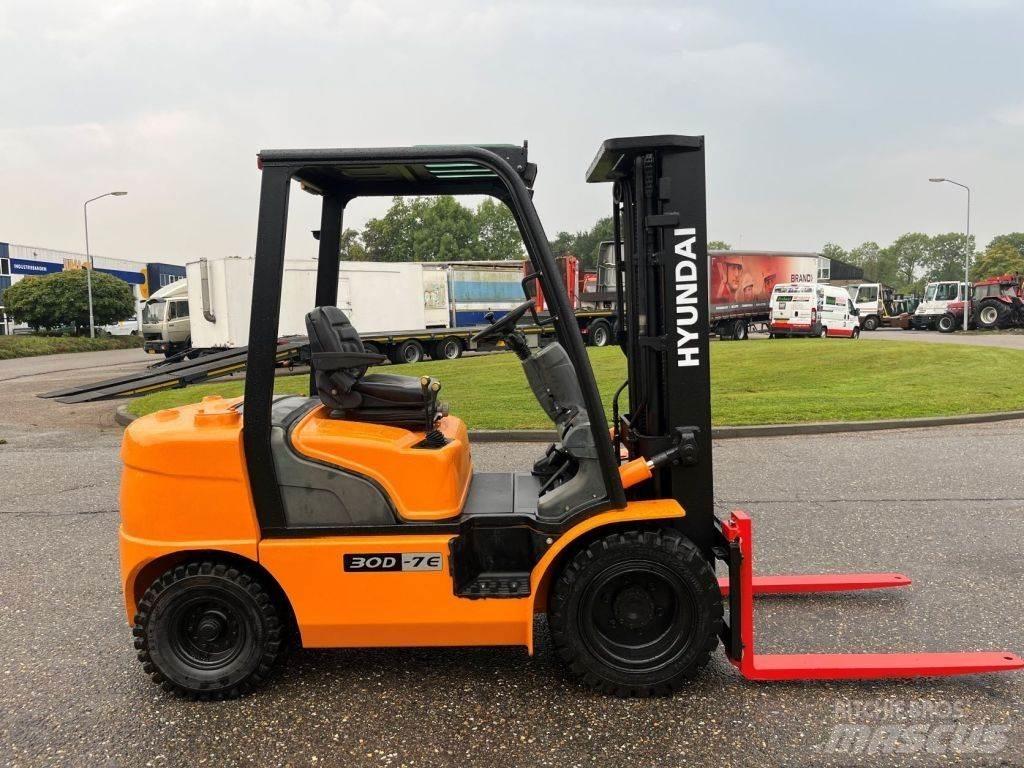 Hyundai 30D-7E ディーゼル・軽油