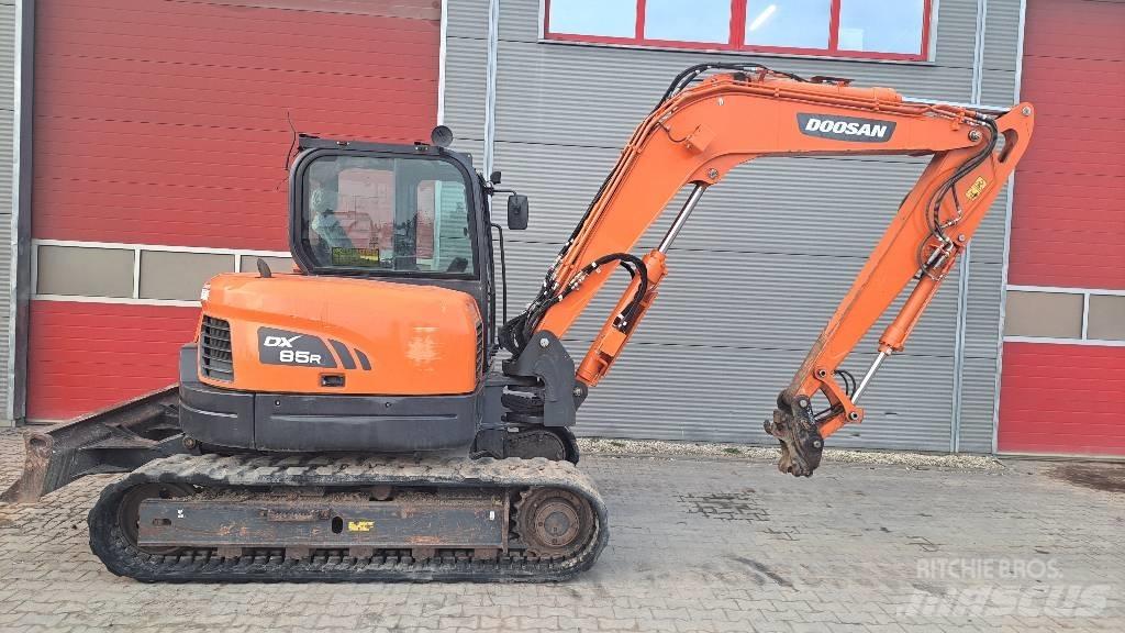 Doosan DX 85 R-3 中型油圧ショベル 7ｔ-12ｔ（ユンボ・パワーショベル・バックホー）