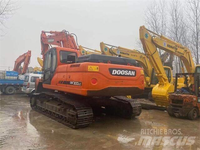 Doosan DX 300 大型油圧ショベル12t以上（パワーショベル・ユンボ）