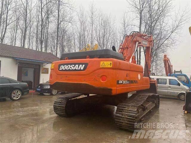 Doosan DX 300 大型油圧ショベル12t以上（パワーショベル・ユンボ）