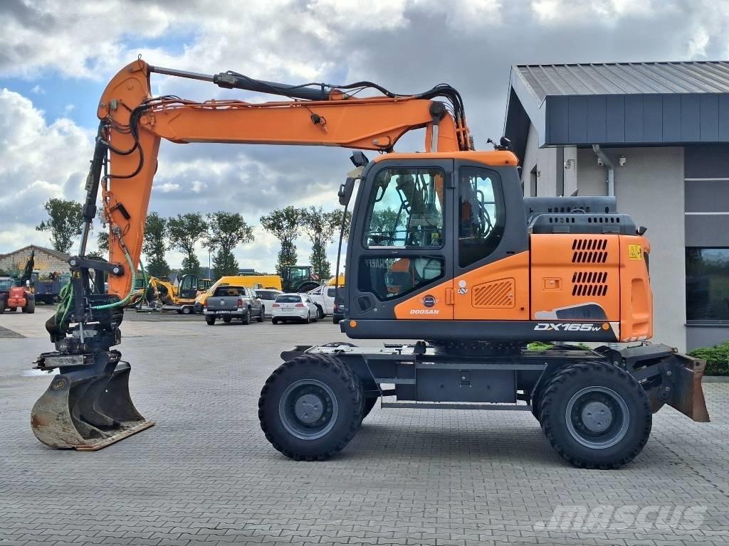 Doosan DX 165 W-5 ホイール式油圧ショベル（パワーショベル・ユンボ・バックホー）
