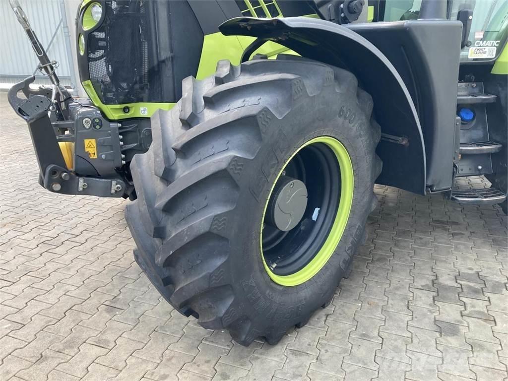 CLAAS Arion 660 トラクター