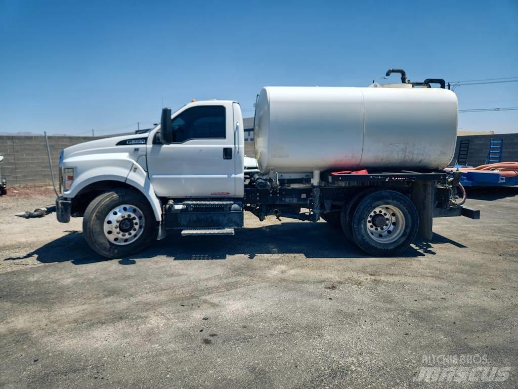 Ford F 650 SD 給水車