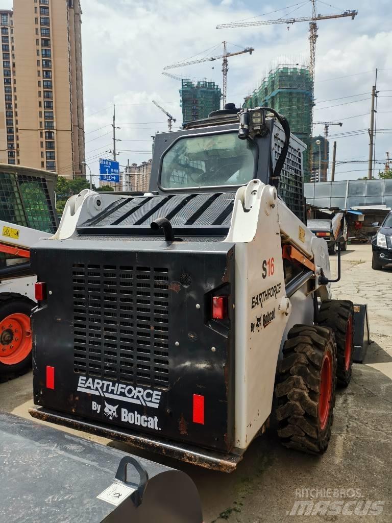 Bobcat S 16 スキッドステアローダー