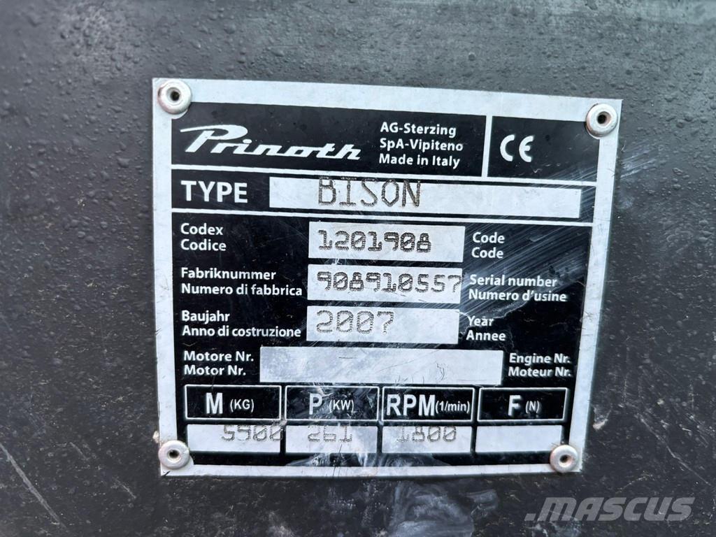 Prinoth Bison スノーグルーマー