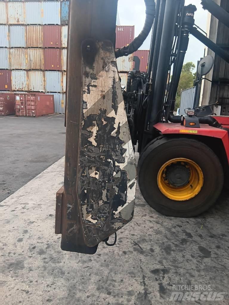 Kalmar DCG100-45ED7 コンテナハンドラー