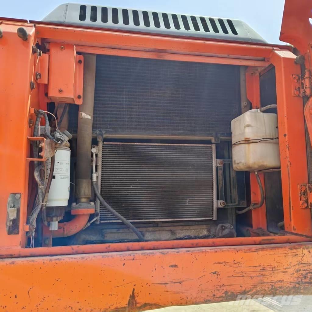Doosan DX 300 LC 大型油圧ショベル12t以上（パワーショベル・ユンボ）