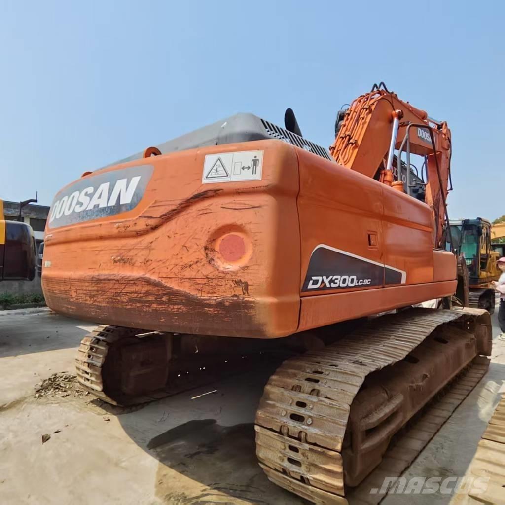 Doosan DX 300 LC 大型油圧ショベル12t以上（パワーショベル・ユンボ）