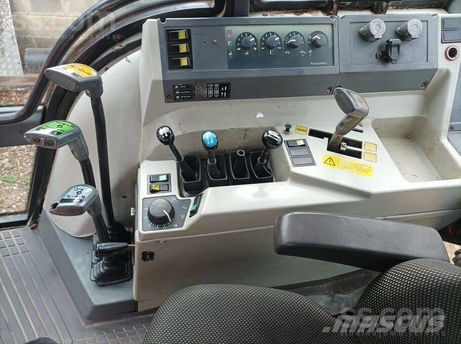 Valtra Valmet 8750 トラクター