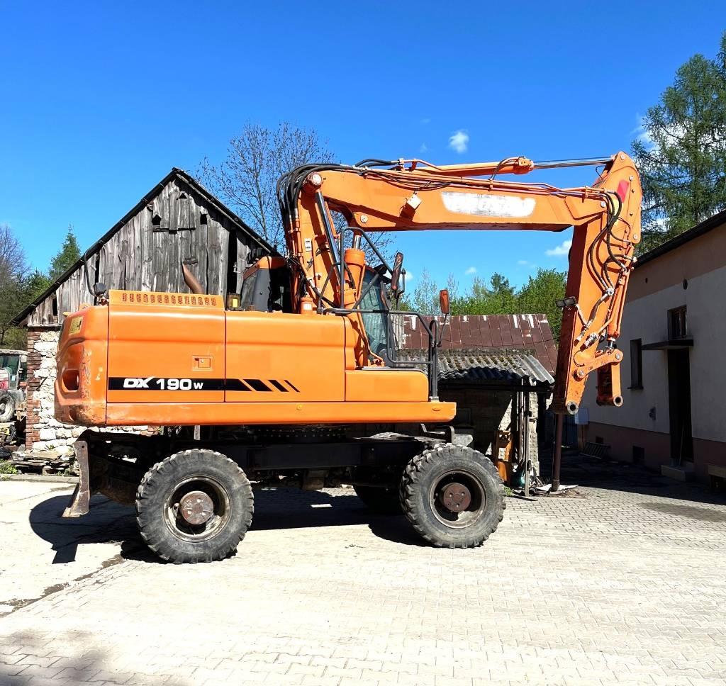Doosan DX 190 W-3 ホイール式油圧ショベル（パワーショベル・ユンボ・バックホー）