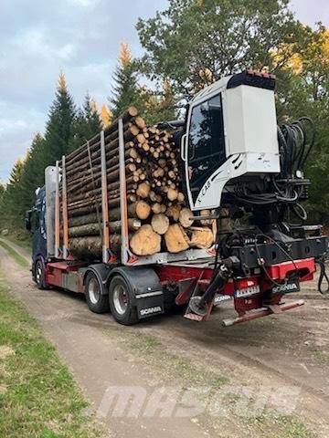 Scania R650B6X4NB 木材トラック