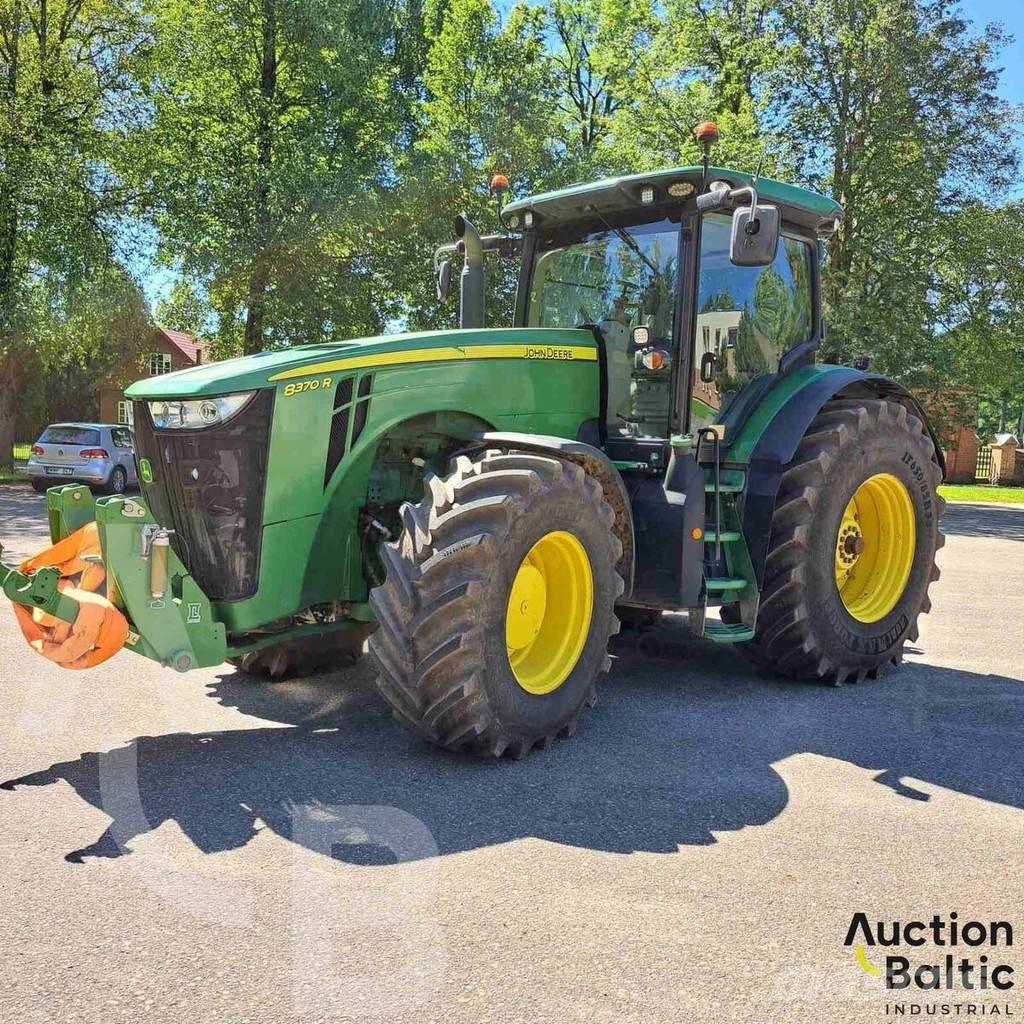 John Deere 8370 R トラクター