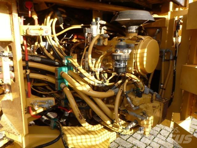 CAT CB 535 B コンバインドローラ