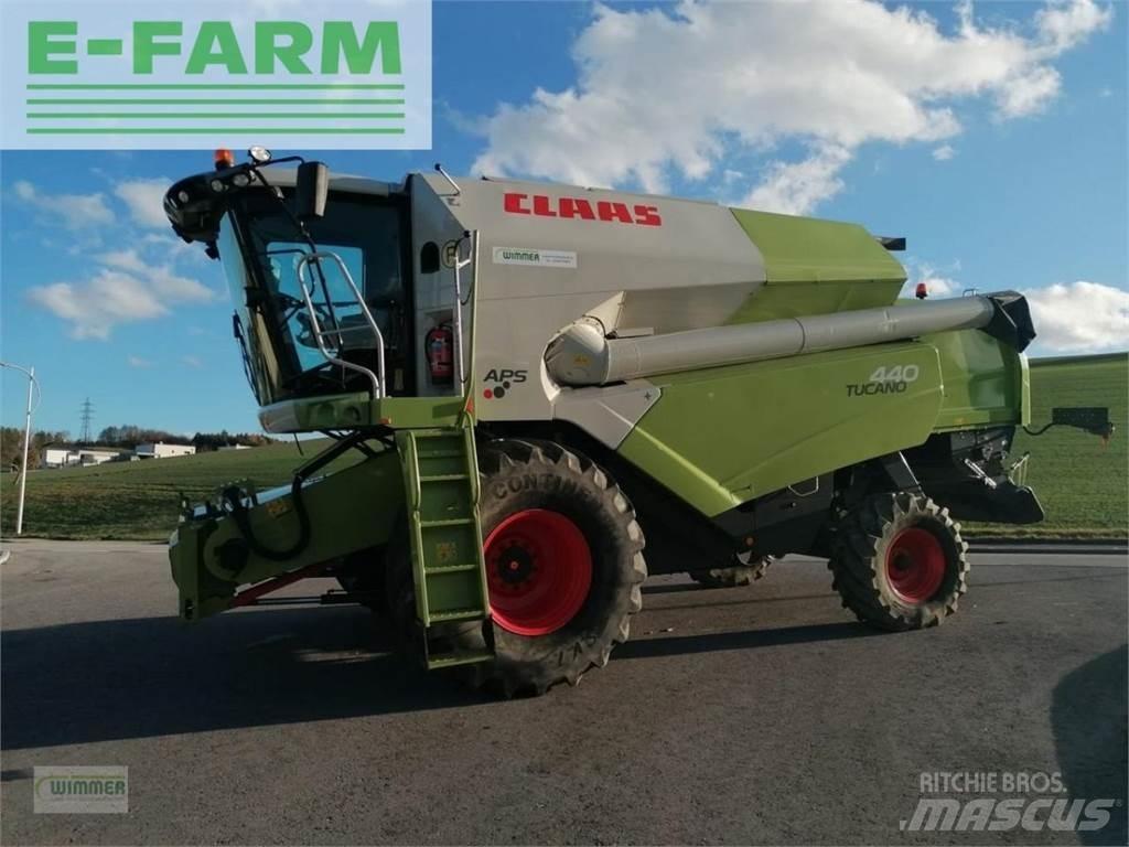 CLAAS tucano 440 コンバイン