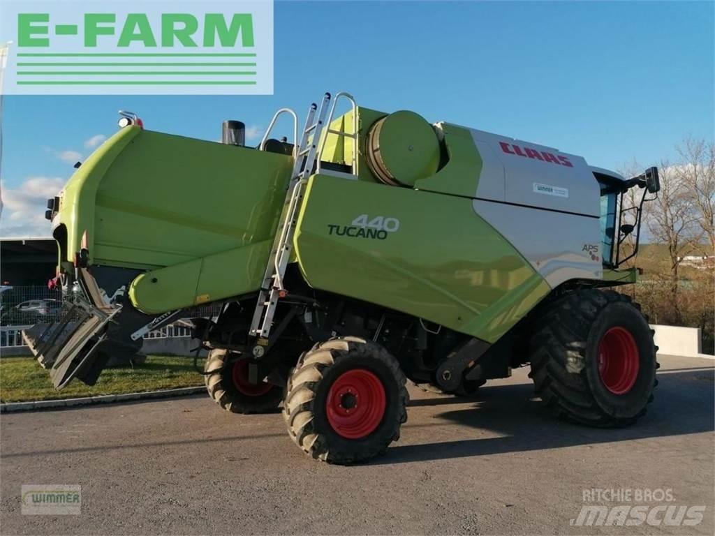 CLAAS tucano 440 コンバイン
