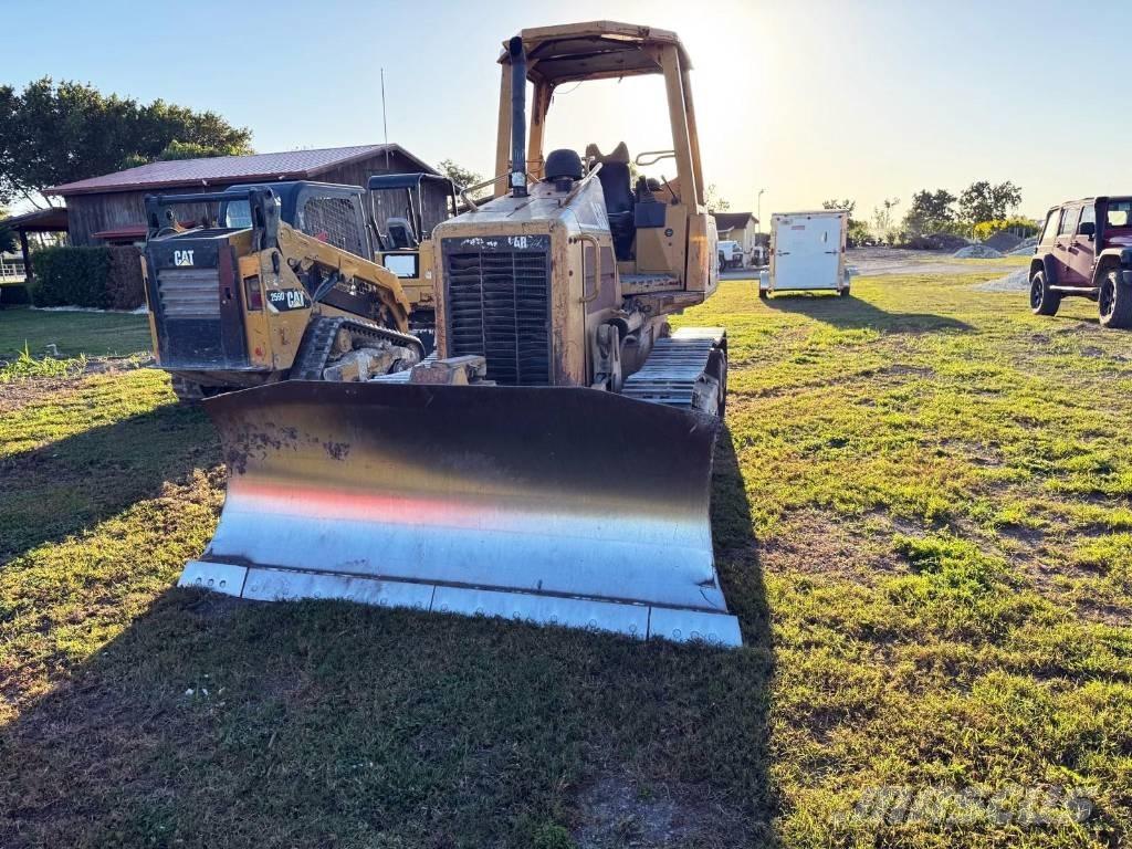 CAT D 3 G ブルドーザー