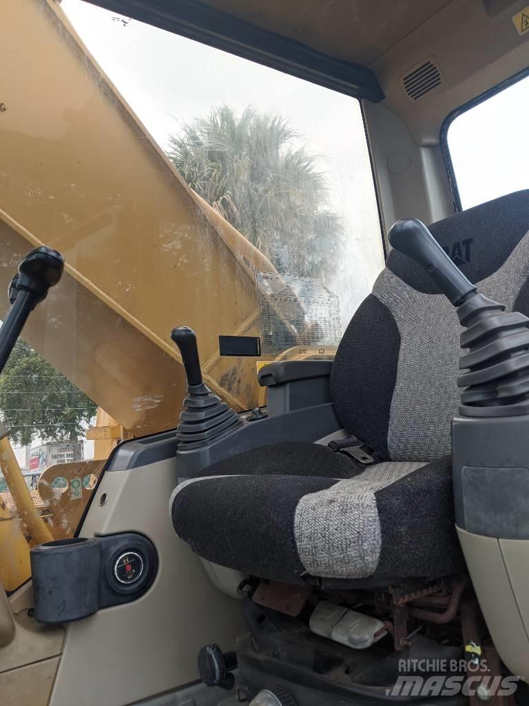 CAT 330CL 大型油圧ショベル12t以上（パワーショベル・ユンボ）