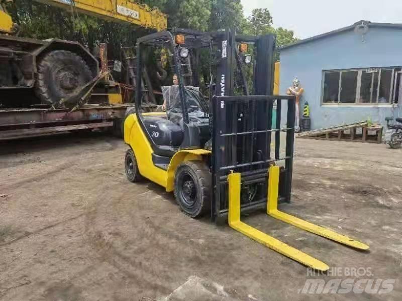 Komatsu 3Ton ディーゼル・軽油