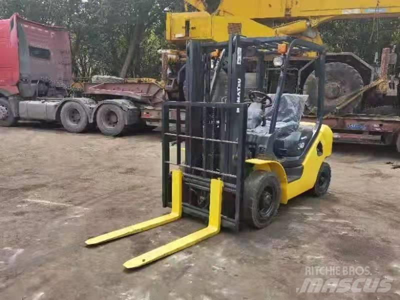 Komatsu 3Ton ディーゼル・軽油