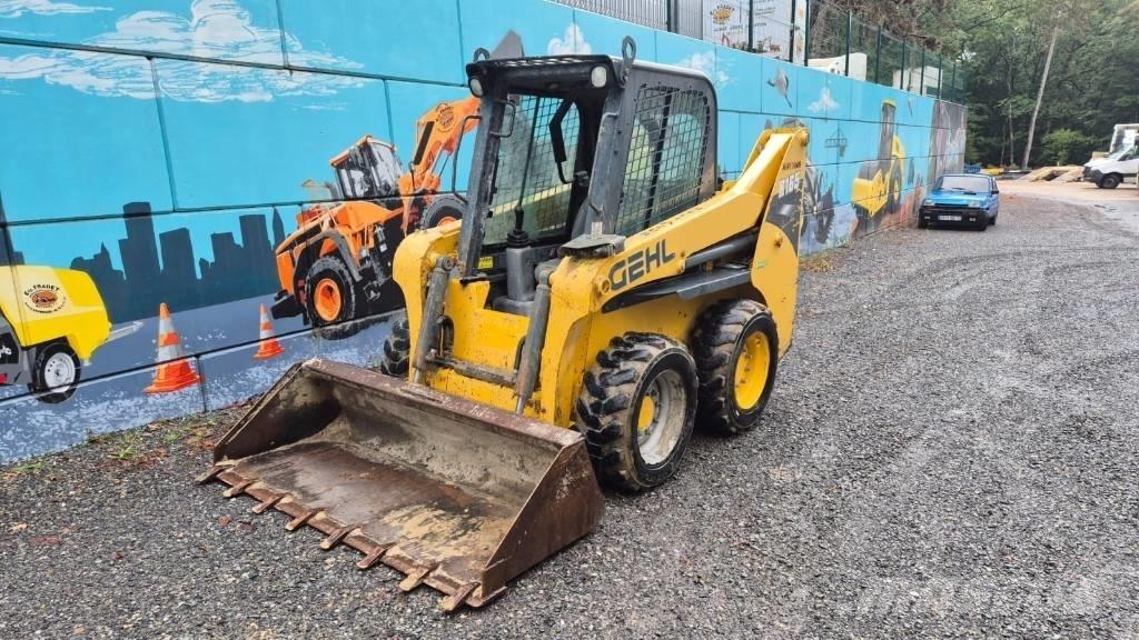 Gehl R 165 スキッドステアローダー