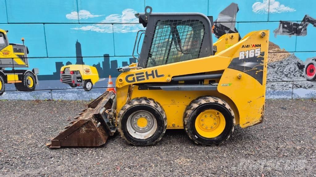 Gehl R 165 スキッドステアローダー